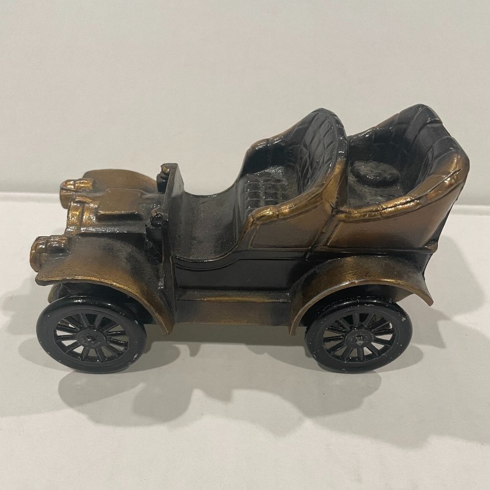 1974 Banthrico's 1906 Oldsmobile Bank Cast Metal Car  CHICAGO USA TITANTIC VTG